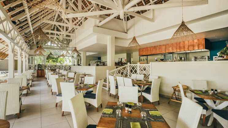 Radisson Blu Azuri Resort & Spa